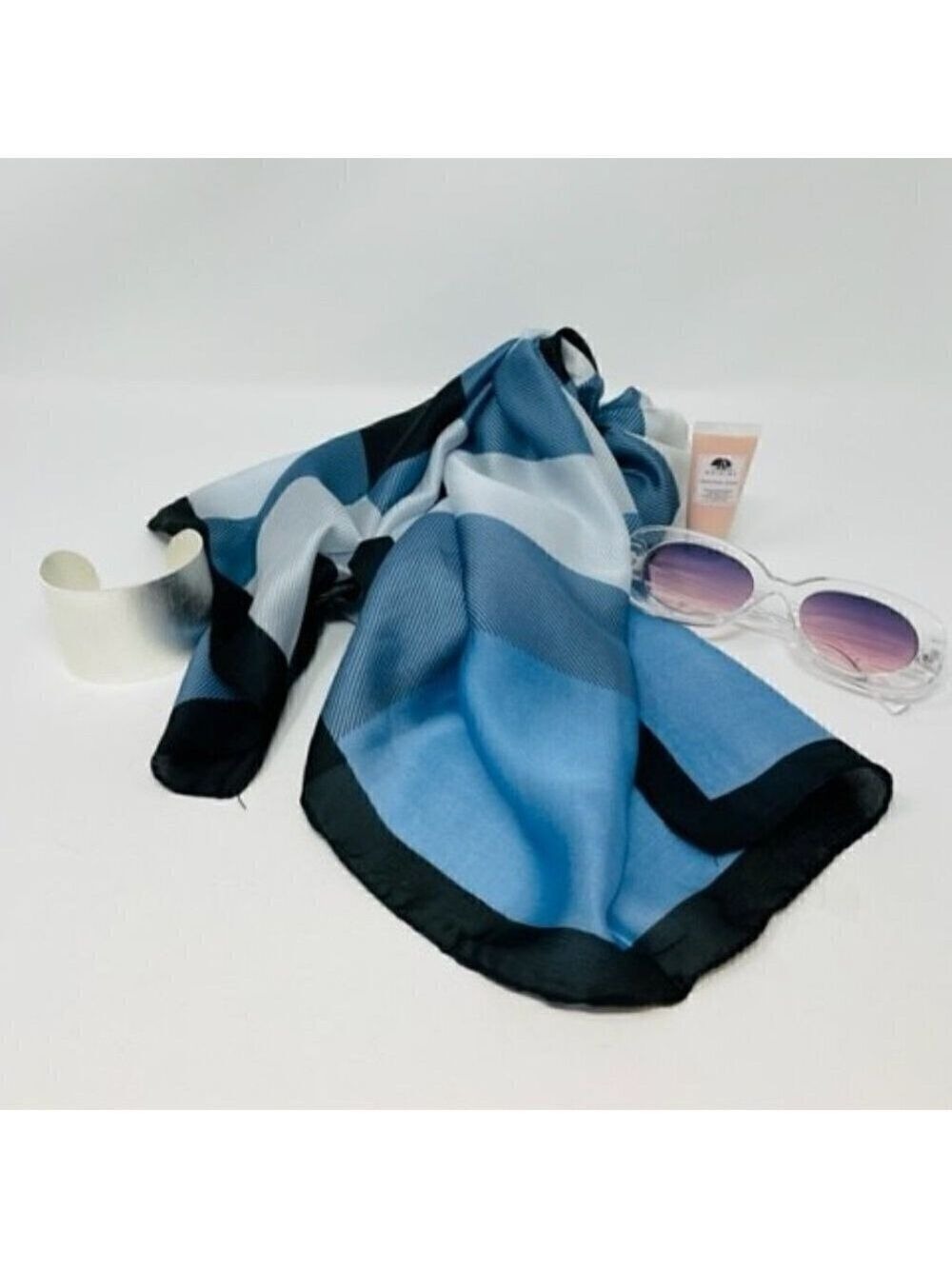 Women's Travel Must Haves - 4 pack- Origins, Sexy Star Accesories - Picture 2 of 3